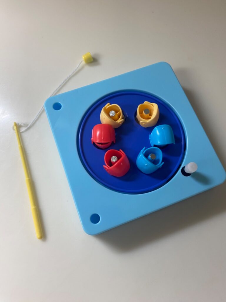 魚釣り　fishing TOY ダイソー 電池いらずのゼンマイ式！